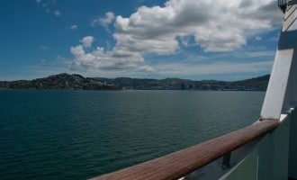 Good bye North Island! wir verlassen den Wellington Harbour per Fähre