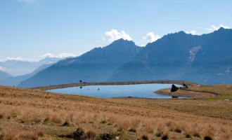 künstlich, aber trotzdem schön: der 'Herzsee' - eigentlich Lackenboden