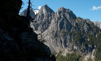 am Rudl-Eller-Weg: Blick zum Rauchbichl