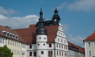 renaissance-pracht: rathaus am marktplatz von hildburghausen
